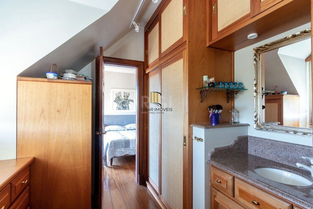 Casa Condominio para Venda - 559m², 4 dormitórios, sendo 3 suites, 3 vagas - Cavalhada