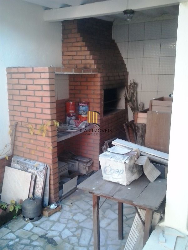 Casa para Venda - 250m², 5 dormitórios, 6 vagas - Menino Deus
