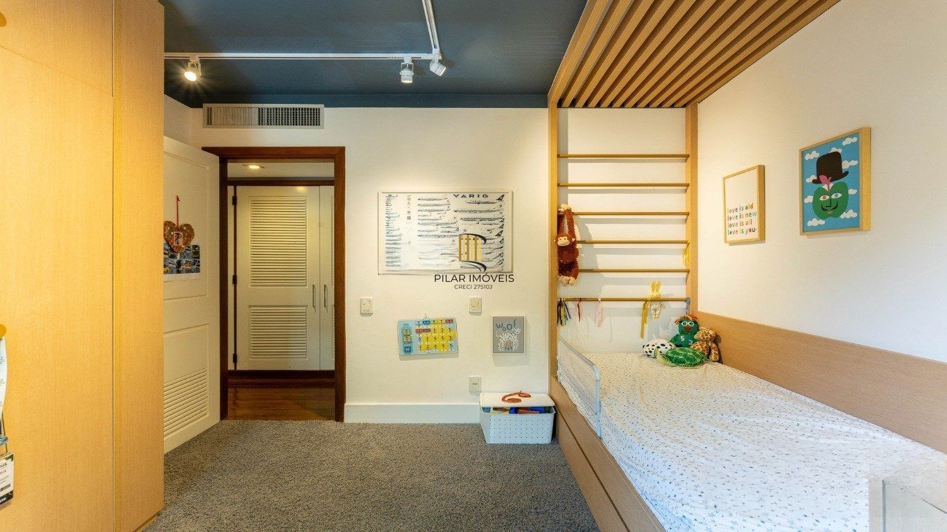 Apartamento193m² privativos,  3 dormitórios (2 suítes),  3 vagas