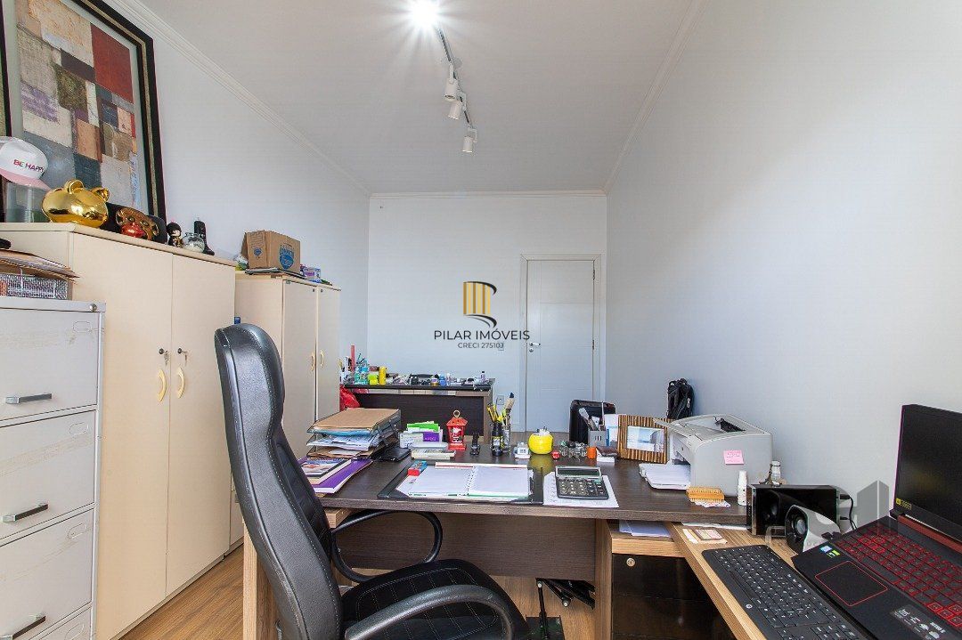 Apartamento com uma cobertura horizontal com 329,10 m² privativos com suíte