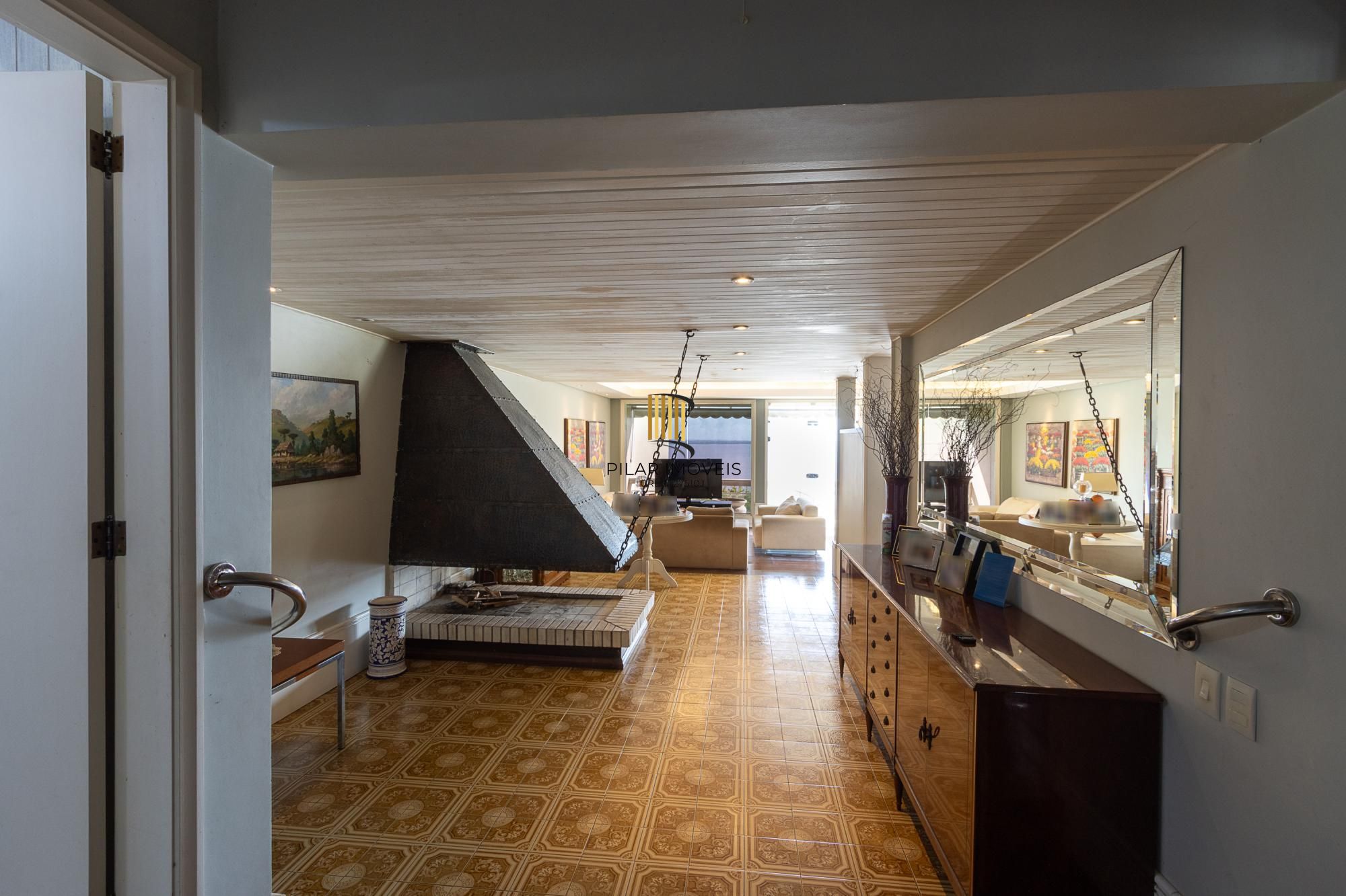 Residência em endereço nobre na Vila Assunção, com vista privilegiada para o Guaíba e clubes náuticos!