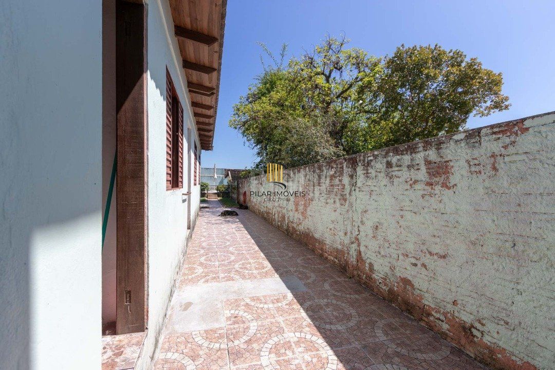 Sobrado para Venda - 356.93m², 4 dormitórios, sendo 2 suites, 4 vagas - Tristeza