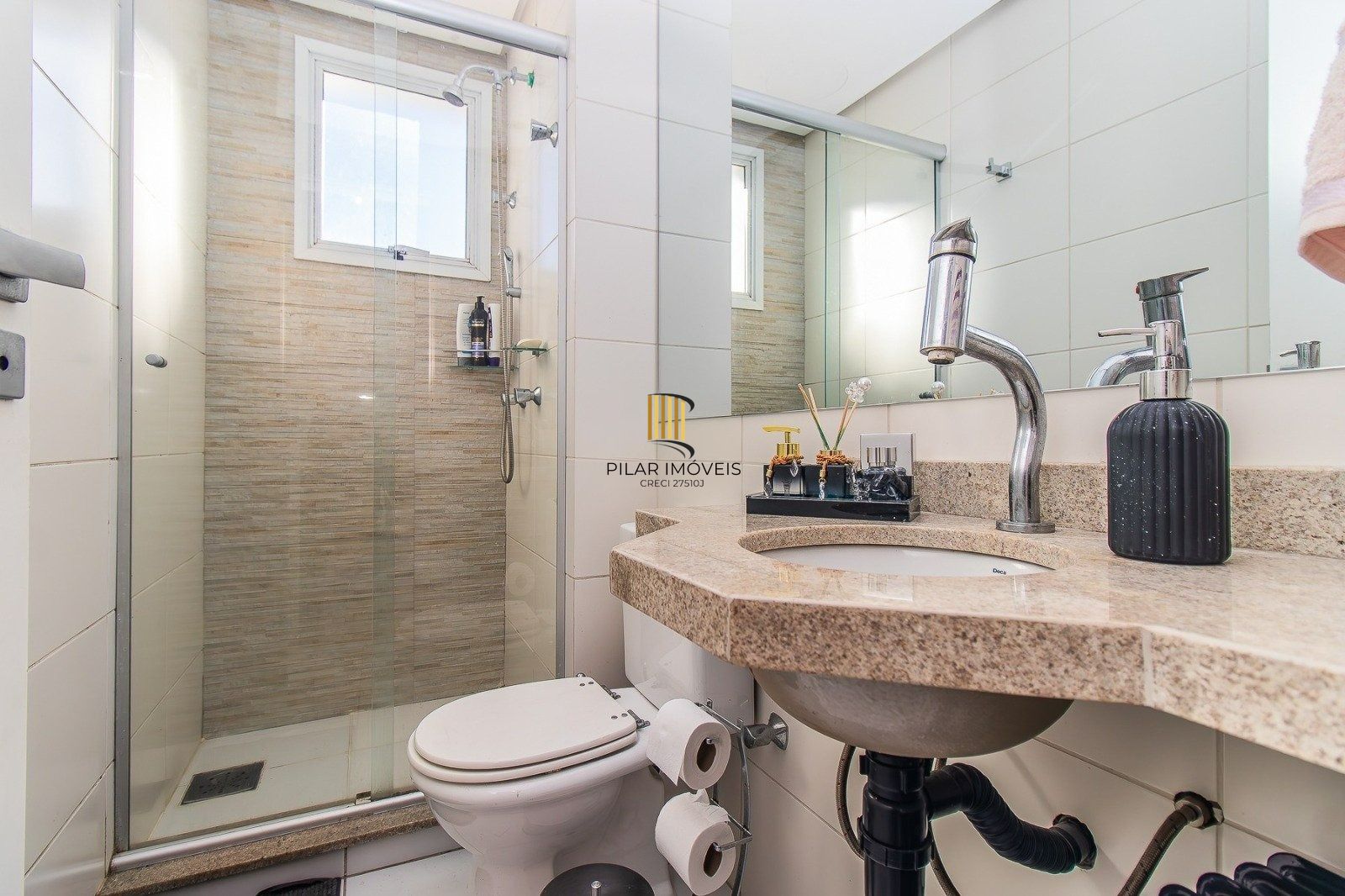 Apartamento de 3 dormitorios 1 suite e 2 vagas no Petrópolis