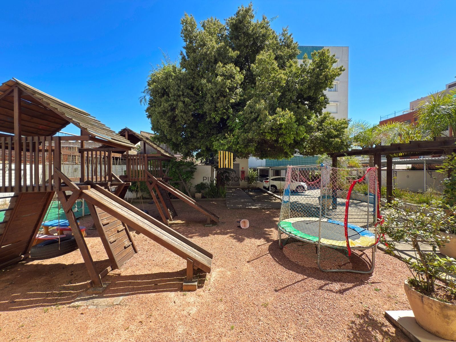 Excelente apartamento de 3 dormitórios, 1 suíte e 2 vagas de garagem.