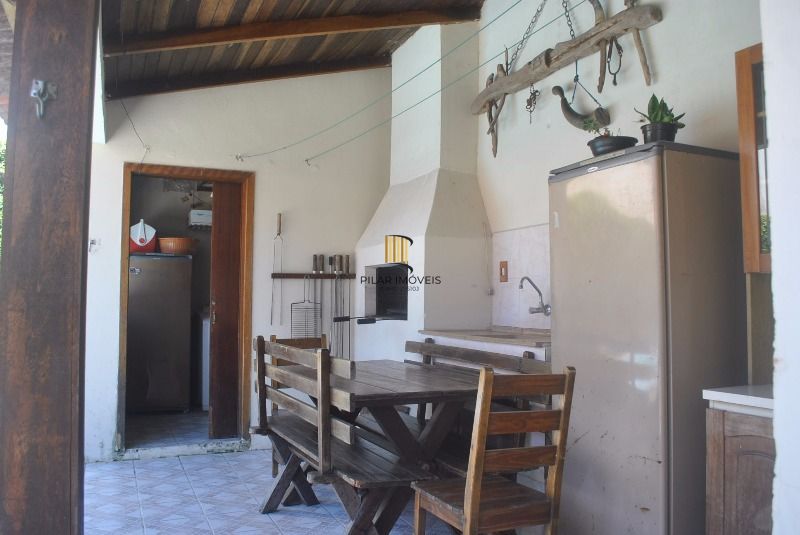 Casa para Venda - 250m², 3 dormitórios, 4 vagas - Serraria
