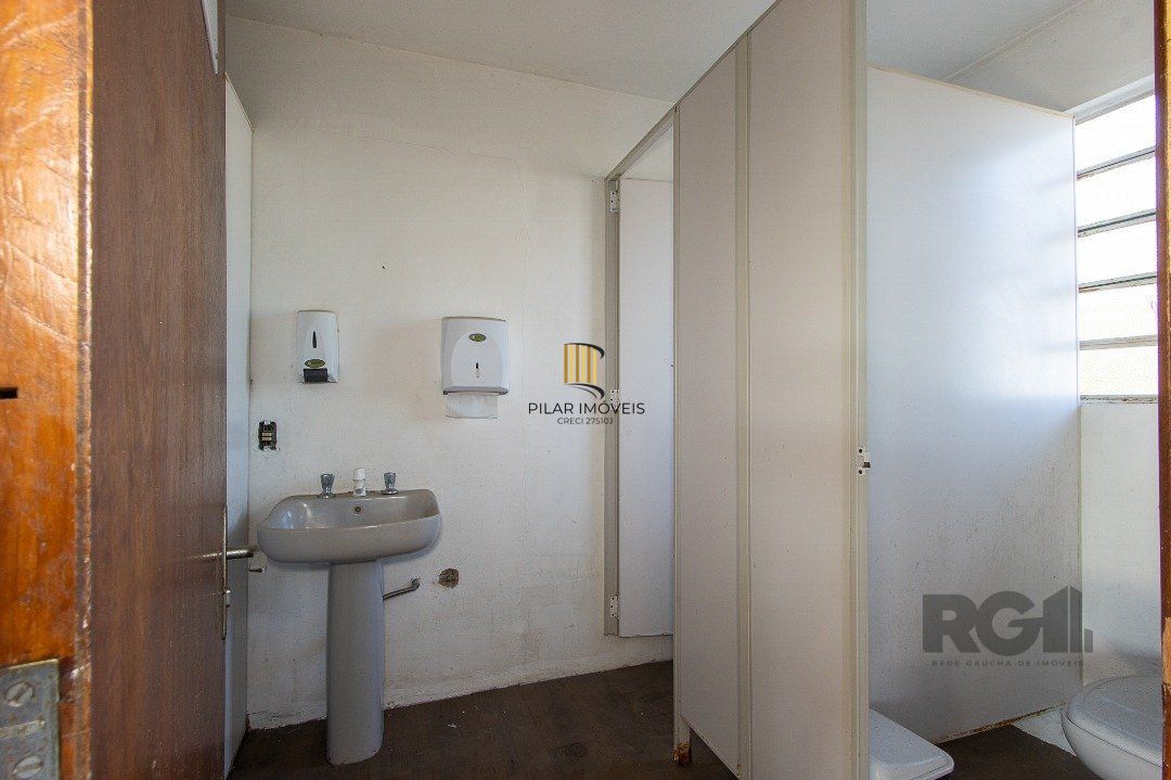 Prédio com 1063m², distribuídos em quatro pavimentos