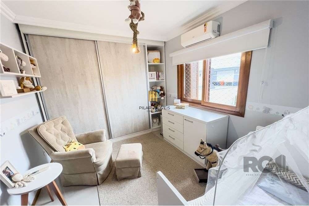 Casa de Condomínio 3 dormitórios no bairro Hípica