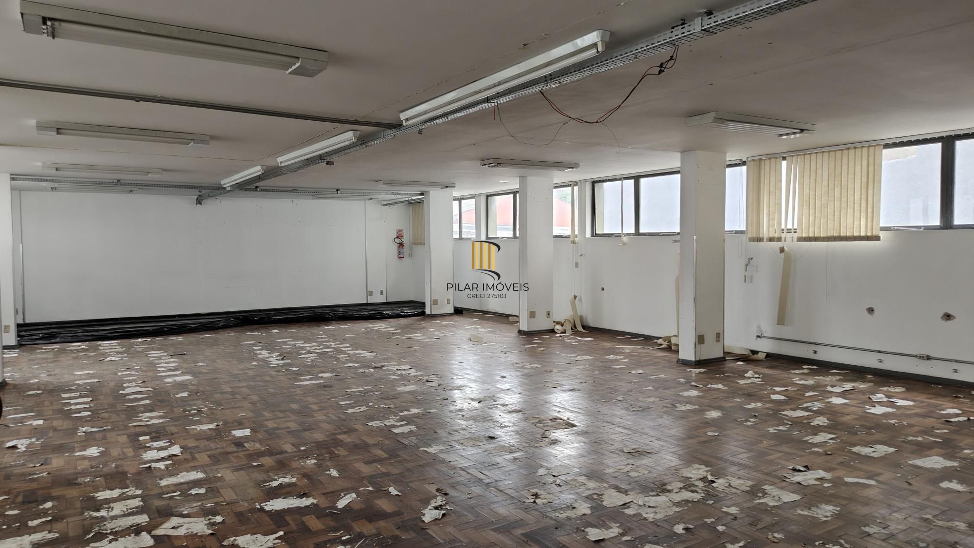 Prédio Comercial no bairro Menino Deus.