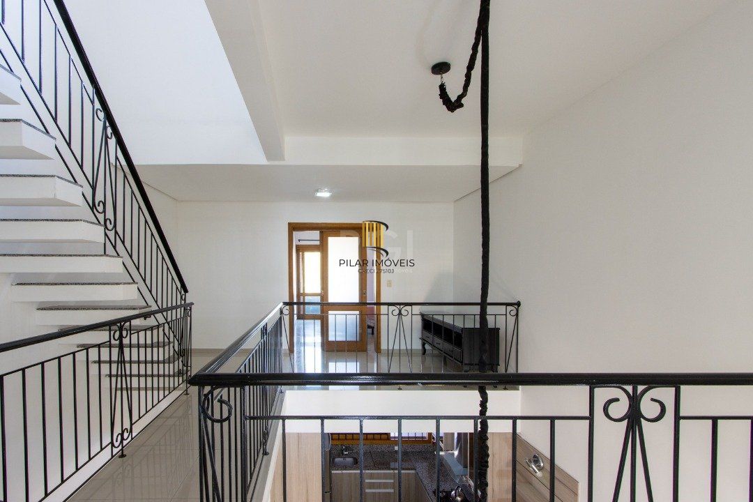 Casa para Venda - 204m², 3 dormitórios, sendo 3 suites, 2 vagas - Espirito Santo