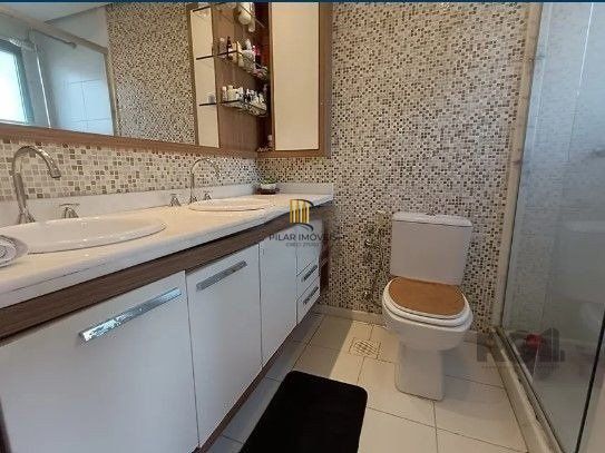 Casa de Condomínio 3 dormitórios no bairro Ipanema