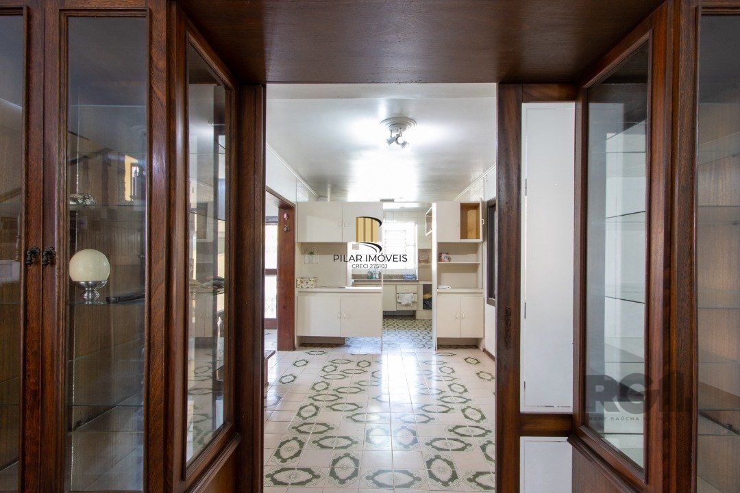 Casa para Venda - 72.6m², 4 dormitórios, sendo 1 suites, 6 vagas - Camaquã