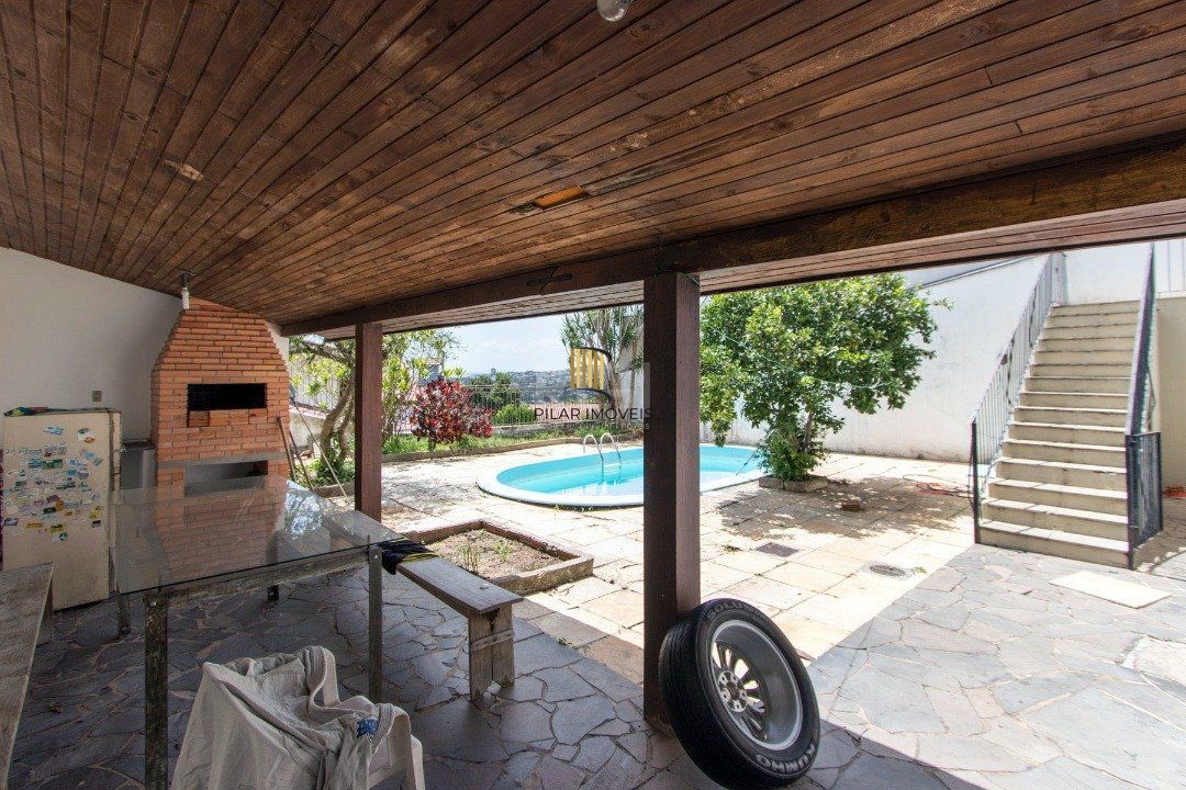 Casa para Venda - 336.21m², 3 dormitórios, sendo 1 suites, 3 vagas - Nonoai