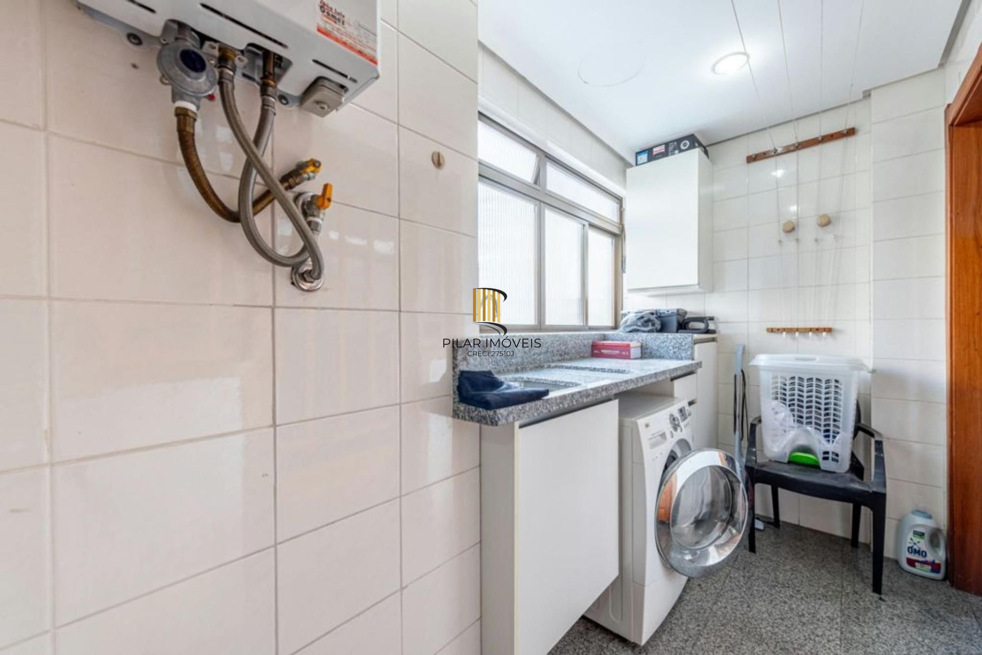 Apartamento à venda em Petrópolis com 153 m², 2 quartos, 1 suíte, 2 vagas