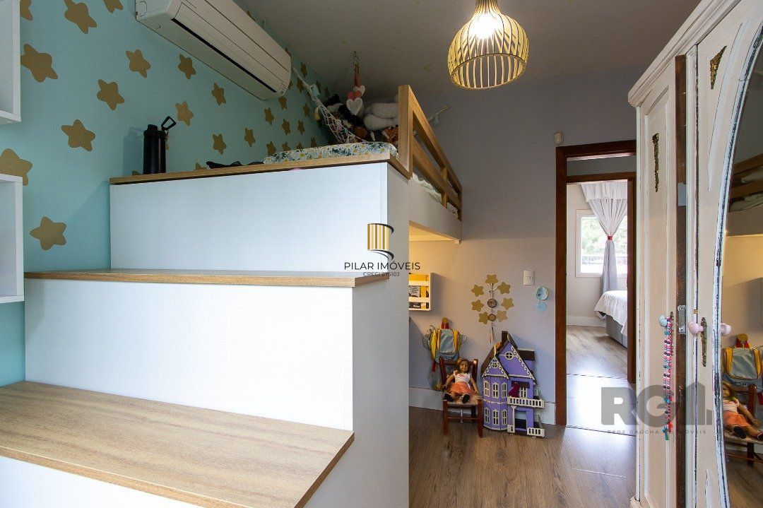 Casa para Venda - 132.55m², 3 dormitórios, sendo 1 suite, 5 vagas - Teresópolis