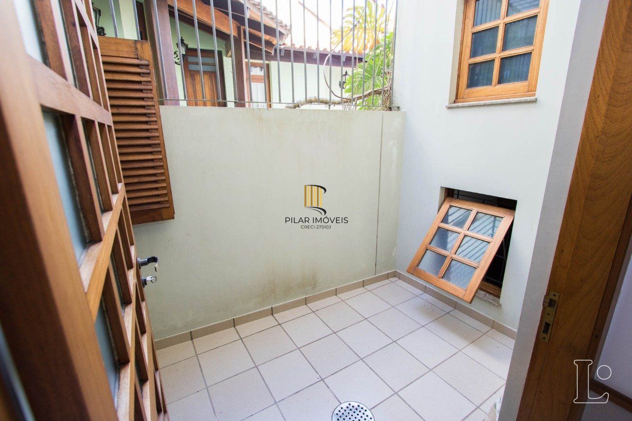 Casa para Venda - 427m², 4 dormitórios, sendo 1 suites, 4 vagas - Jardim Isabel