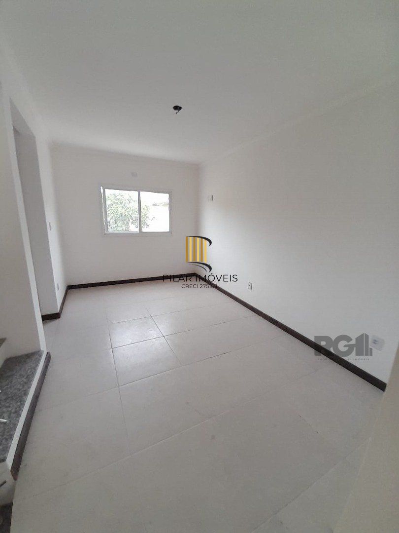 Casa de Condomínio 3 dormitórios no bairro Camaquã