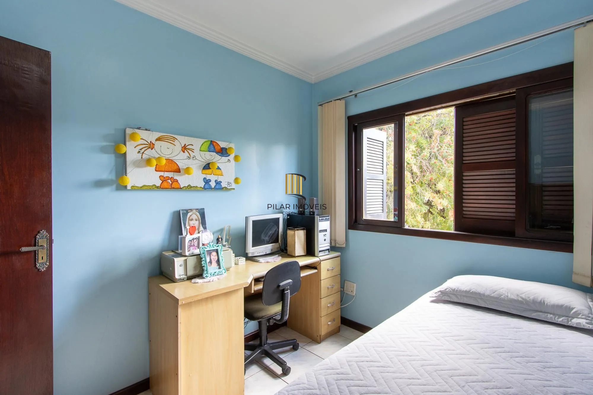 Casa Residencial ou Comercial, com 3 quartos (1 suite), 229m² privativos - Bairro Tristeza