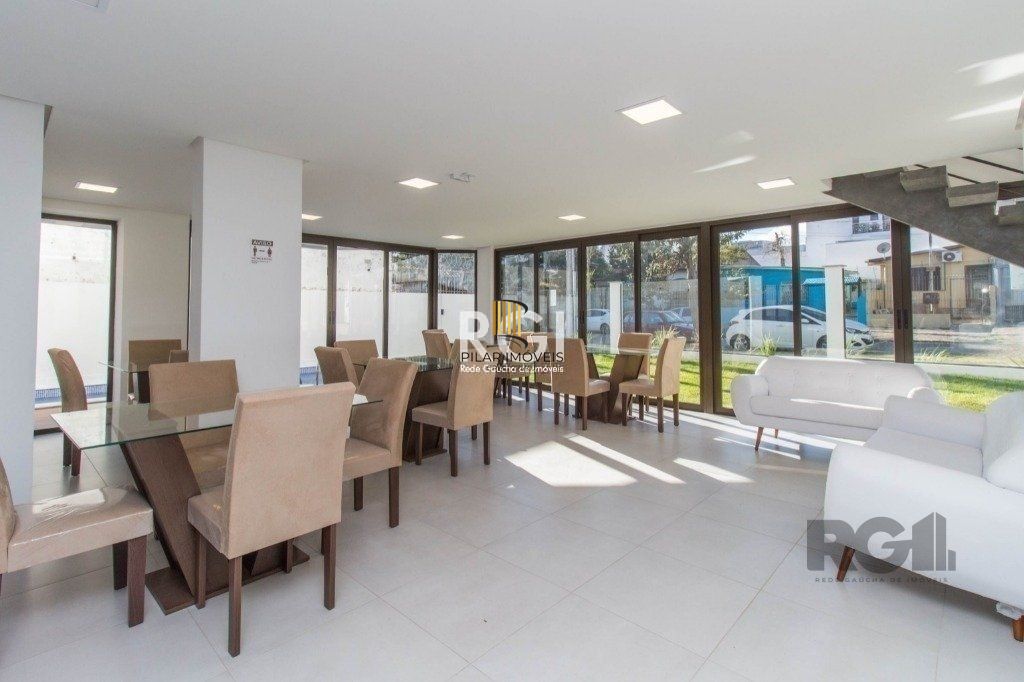 Loft com terraço privativo em L, possui 1 dormitório