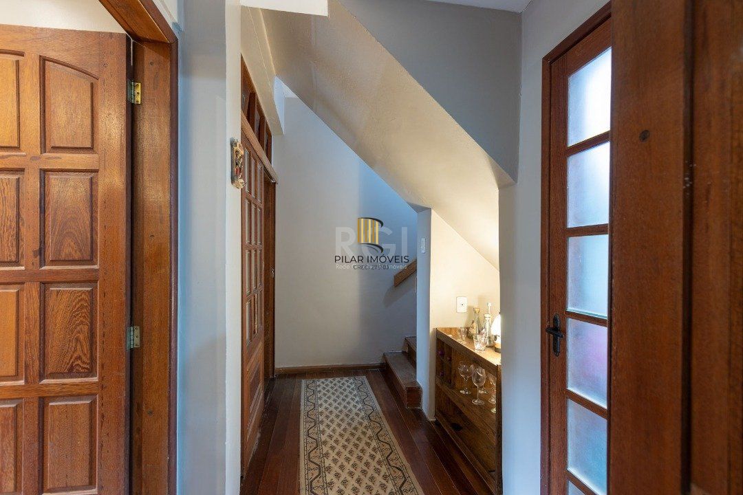 Casa para Venda - 246m², 3 dormitórios, sendo 1 suites, 3 vagas - Imperial Parque