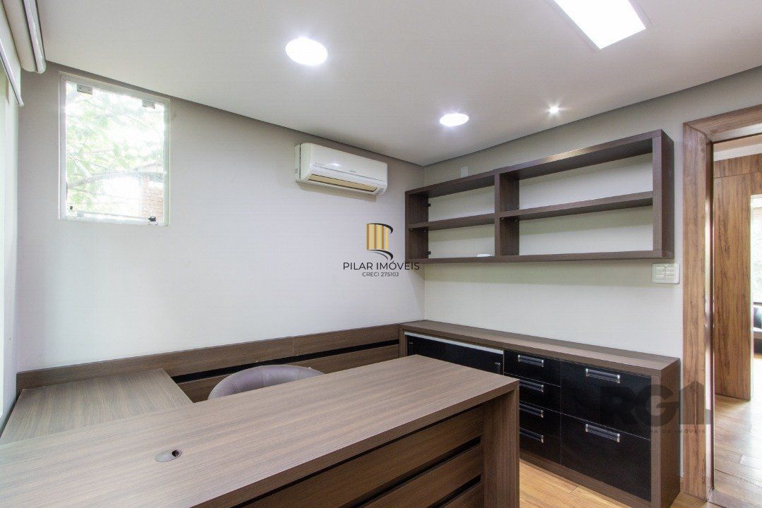 Excelente casa comercial com aproximadamente 300m² de área construída
