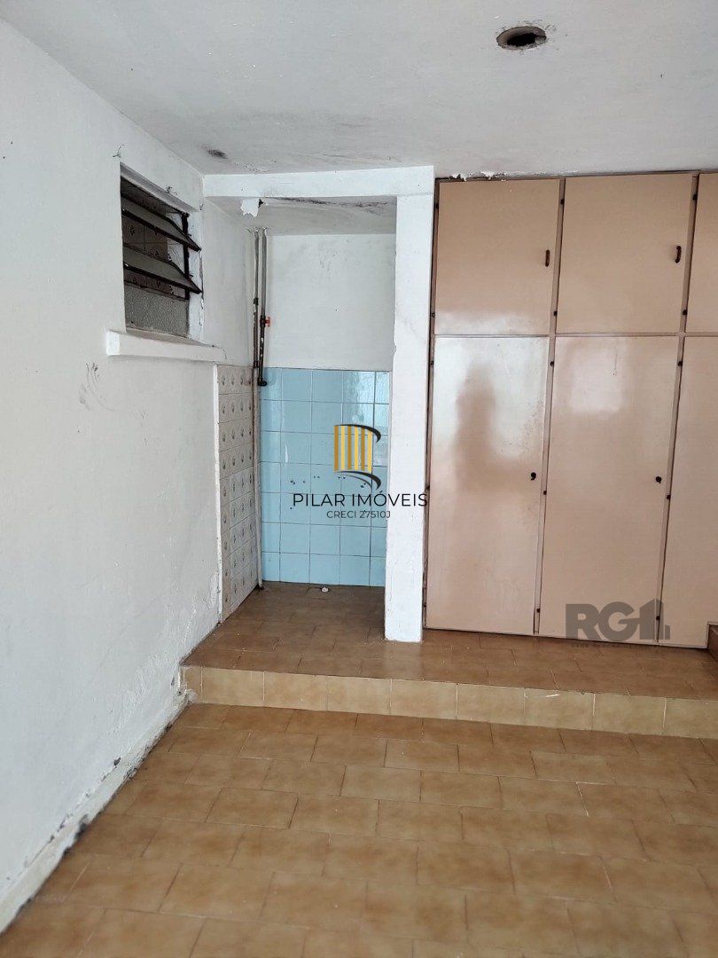 Casa para Venda - 247.37m², 4 dormitórios, 4 vagas - Partenon