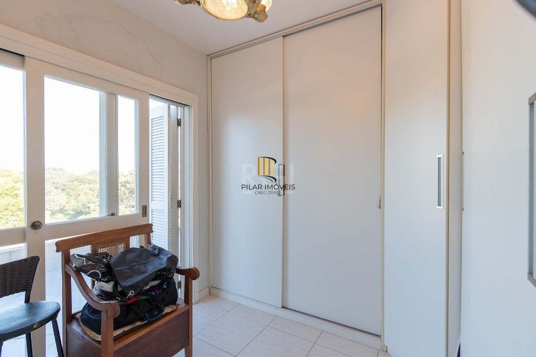 Casa para Venda com 4 dormitórios no bairro Hípica