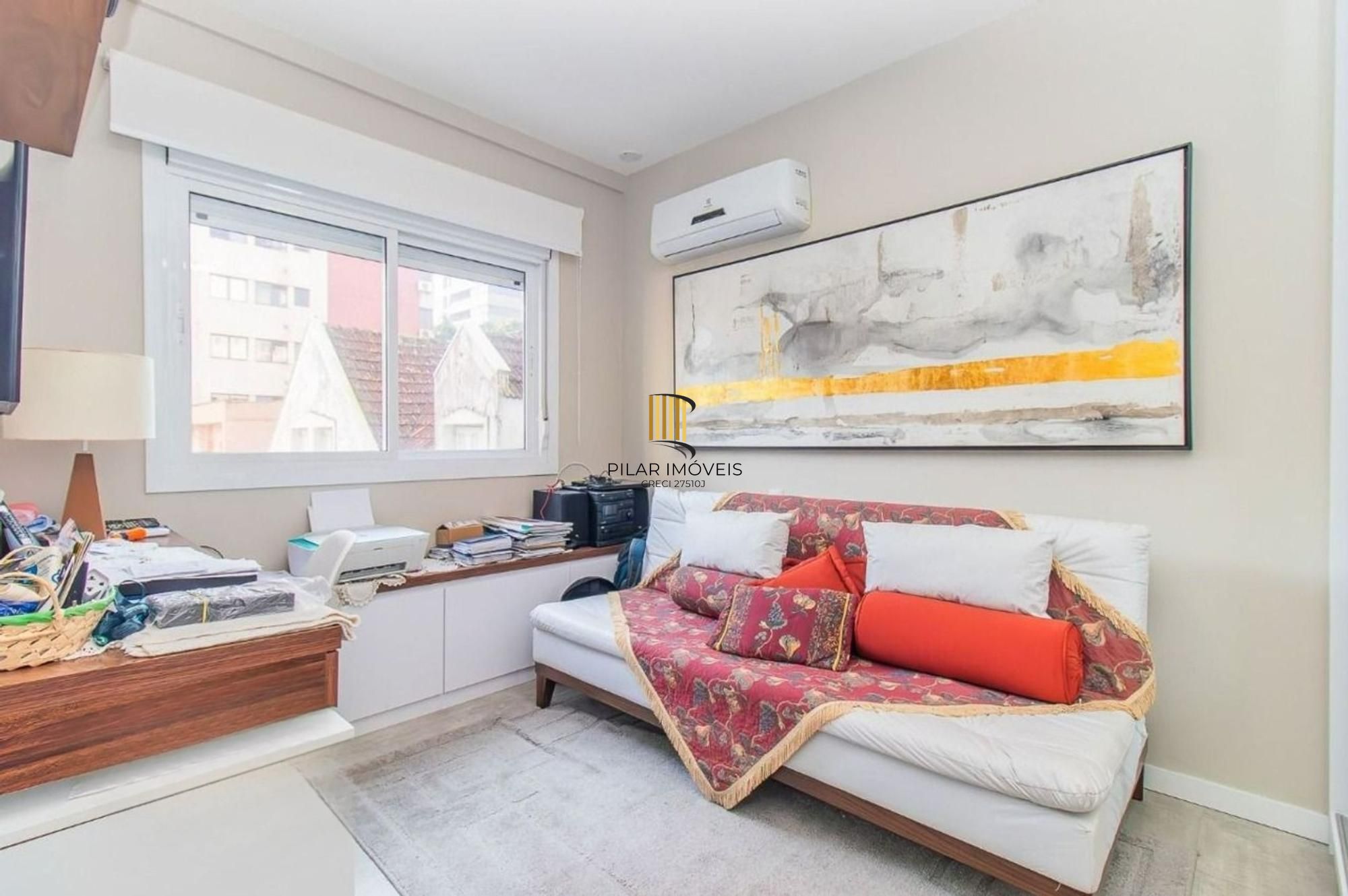 Apartamento com 83m² e 2 dormitórios, 2 suítes, 3 vagas no bairro Petrópolis