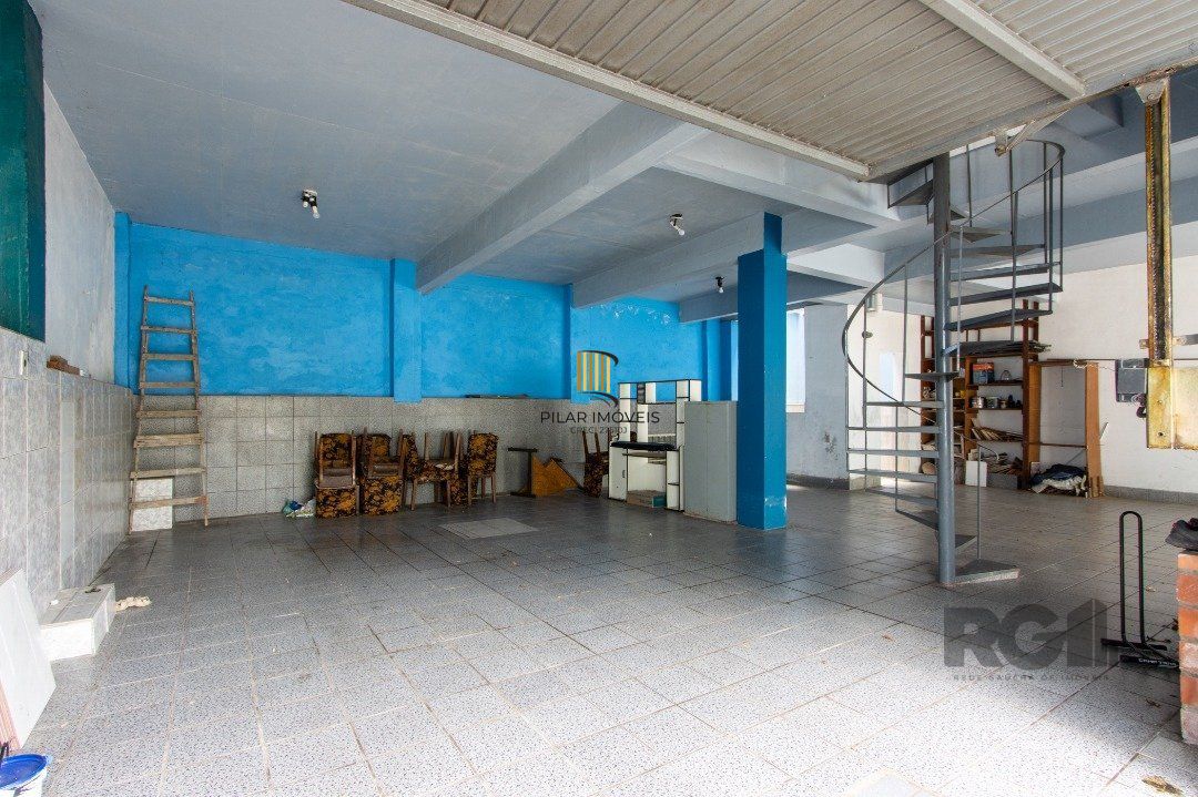 Casa 4 dormitórios no bairro Nonoai