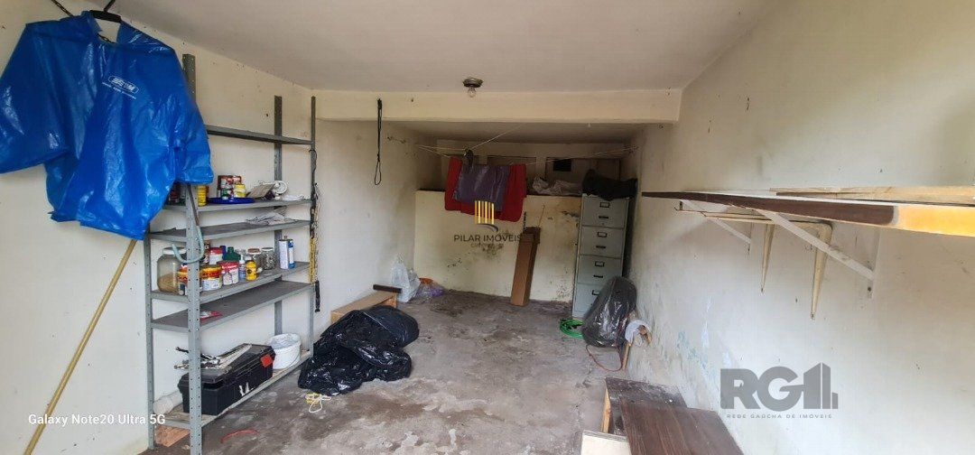 Casa com 2 dormitórios e 2 banheiros, área privativa de 100m²