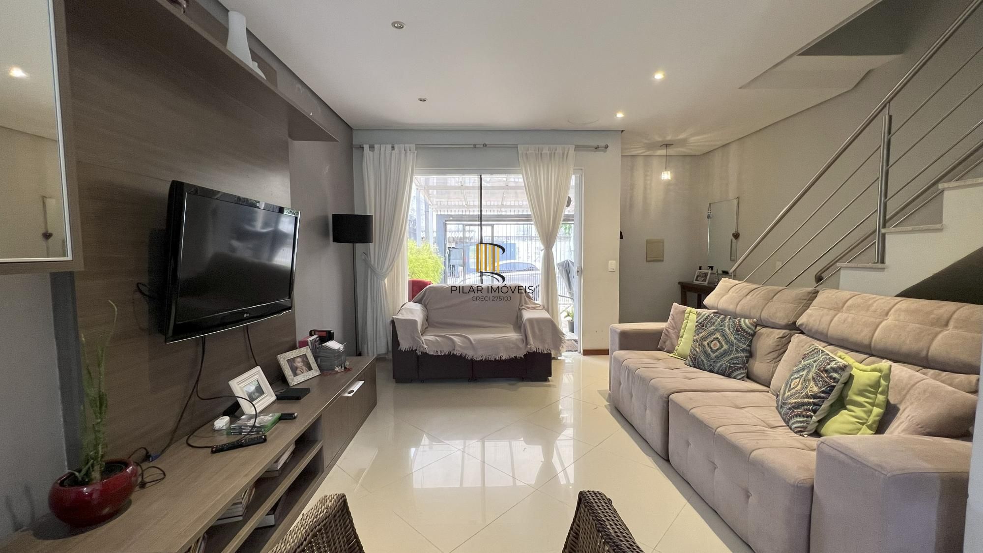 Casa 2 dormitórios no bairro Hípica