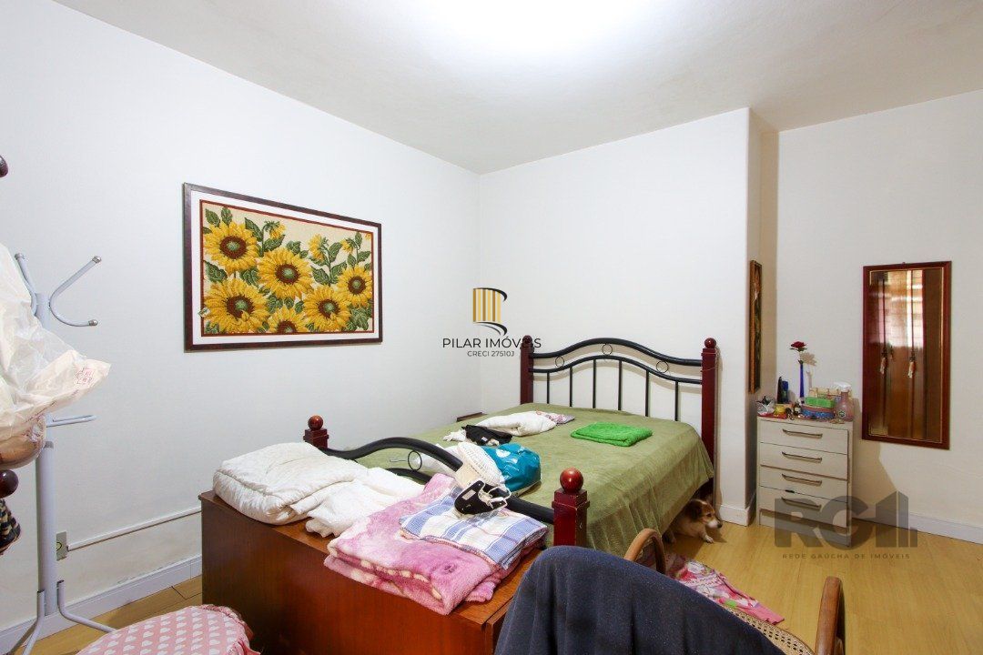Casa térrea com  hall de entrada ,4 dormitórios