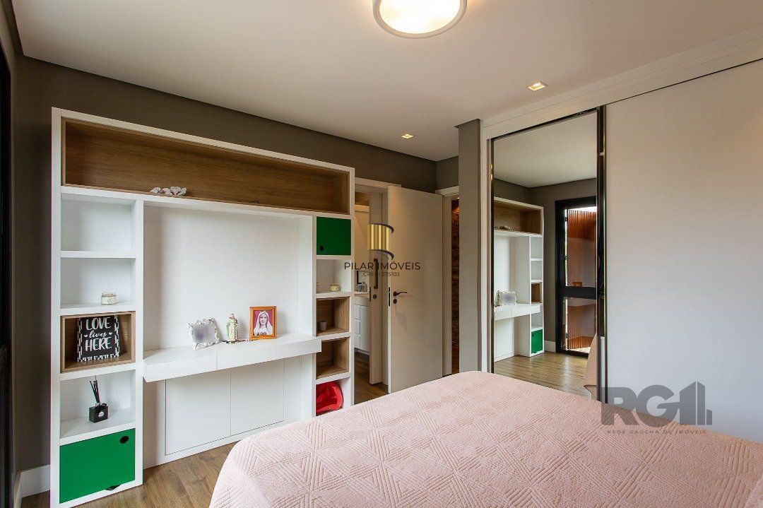 Casa de Condomínio 4 dormitórios no bairro Belém Novo
