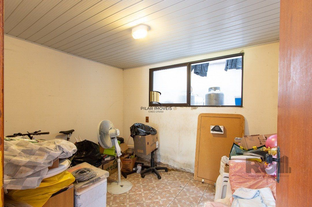Casa 4 Dormitório(s) Bairro Nonoai
