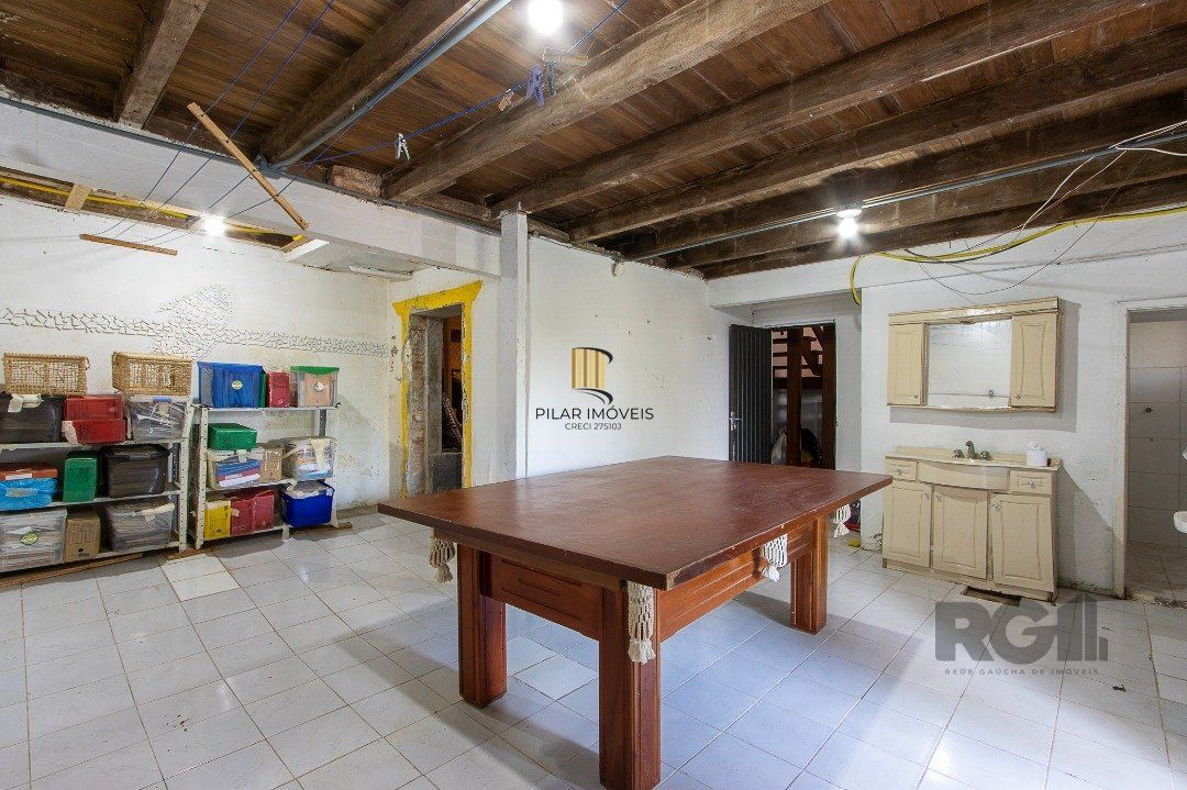 Casa para Venda - 380m², 4 dormitórios, sendo 1 suites, 4 vagas - Vila Assunção