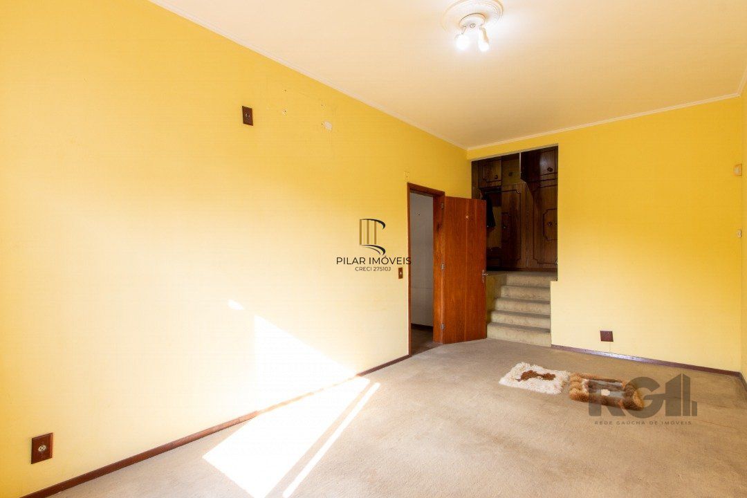 Casa para Venda - 72.6m², 4 dormitórios, sendo 1 suites, 6 vagas - Camaquã