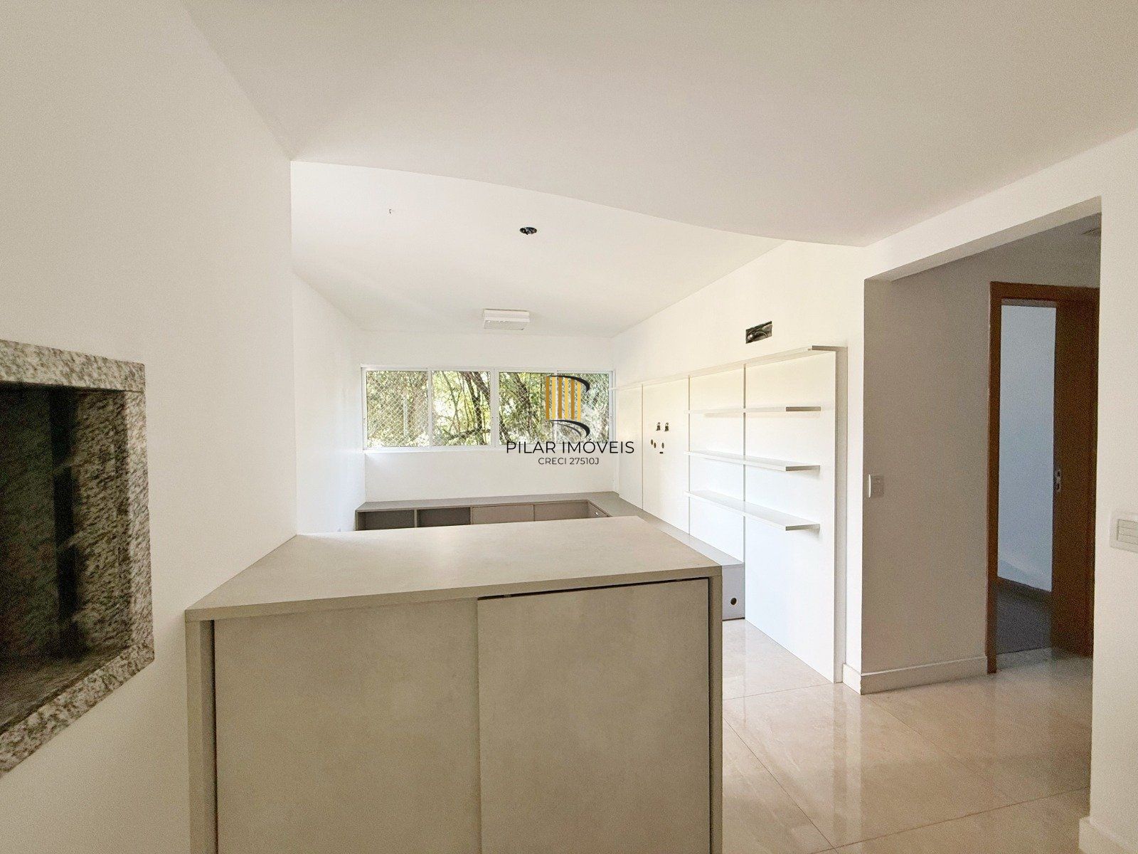 Apartamento com 2 dormitórios, sendo 1 suíte, e sala ampla com ambientes integrados - Condomínio Residencial Sucre