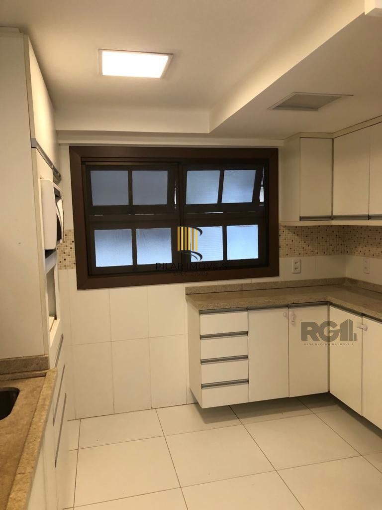 Casa de Condomínio 4 dormitórios no bairro Vila Assunção