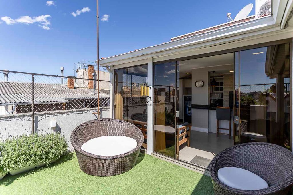 Cobertura semi mobiliada!