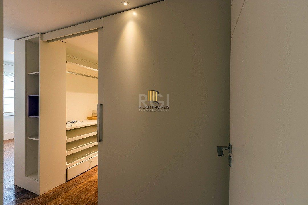 Casa Condominio para Venda - 664m², 4 dormitórios, sendo 4 suites, 4 vagas - Terra Ville