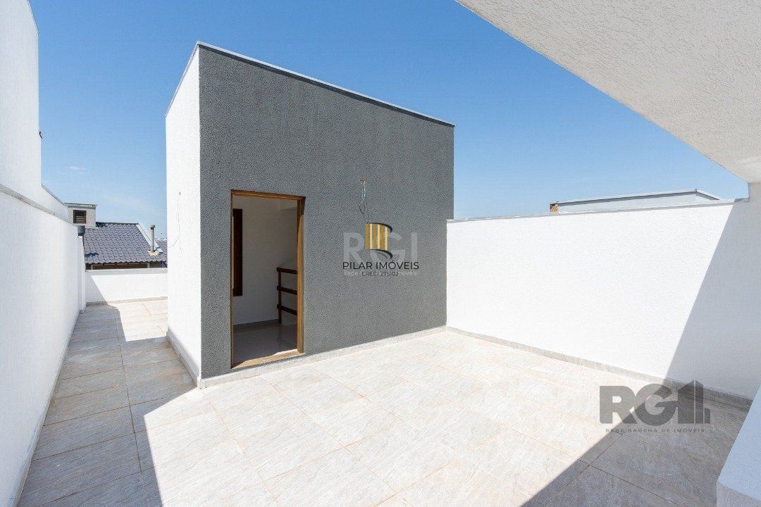 Casa 3 dormitórios no bairro Guarujá