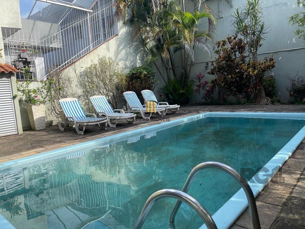 Casa 5 dormitórios no bairro Nonoai