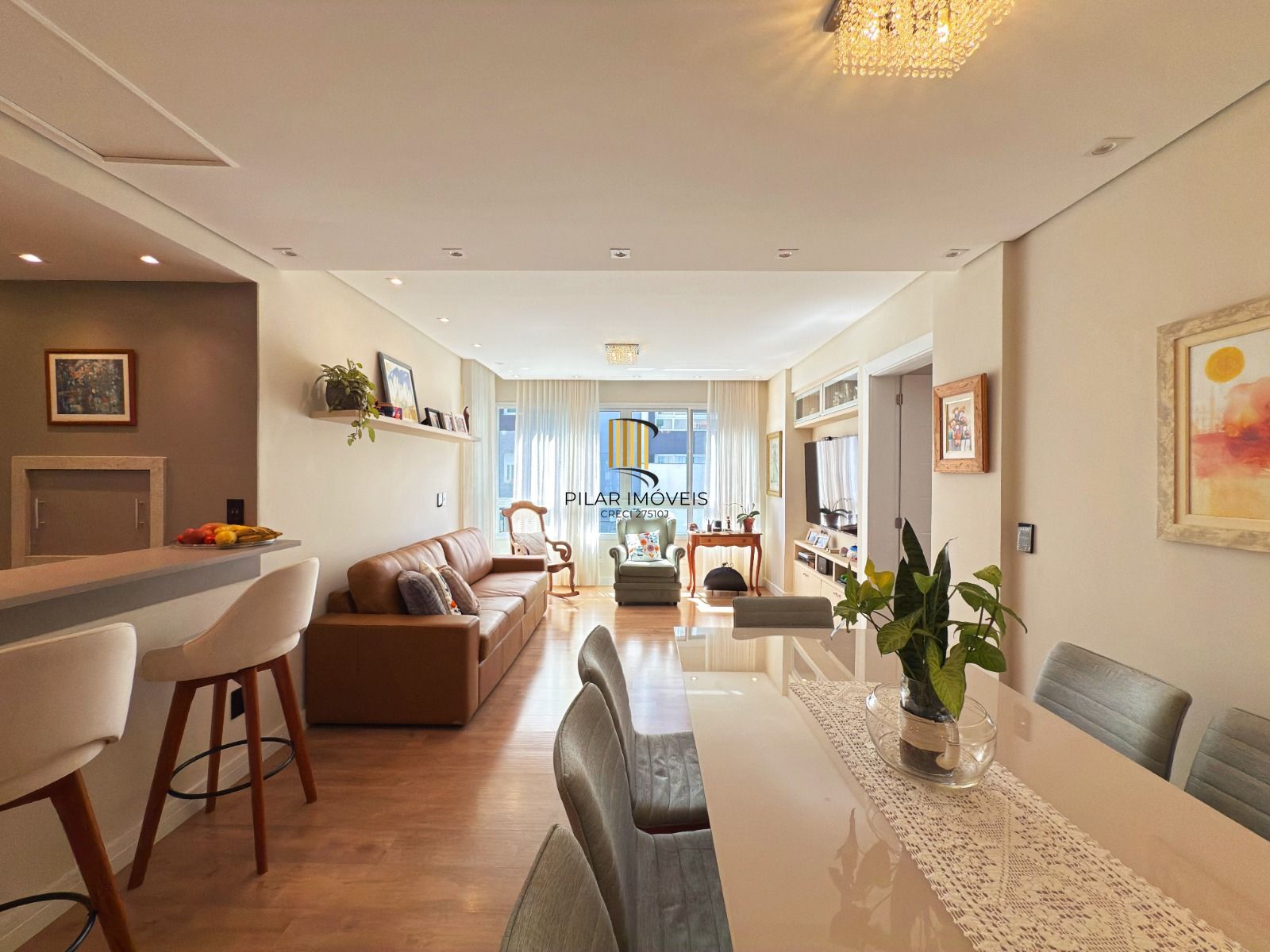 Excelente apartamento de 3 dormitórios, 1 suíte e 2 vagas de garagem.