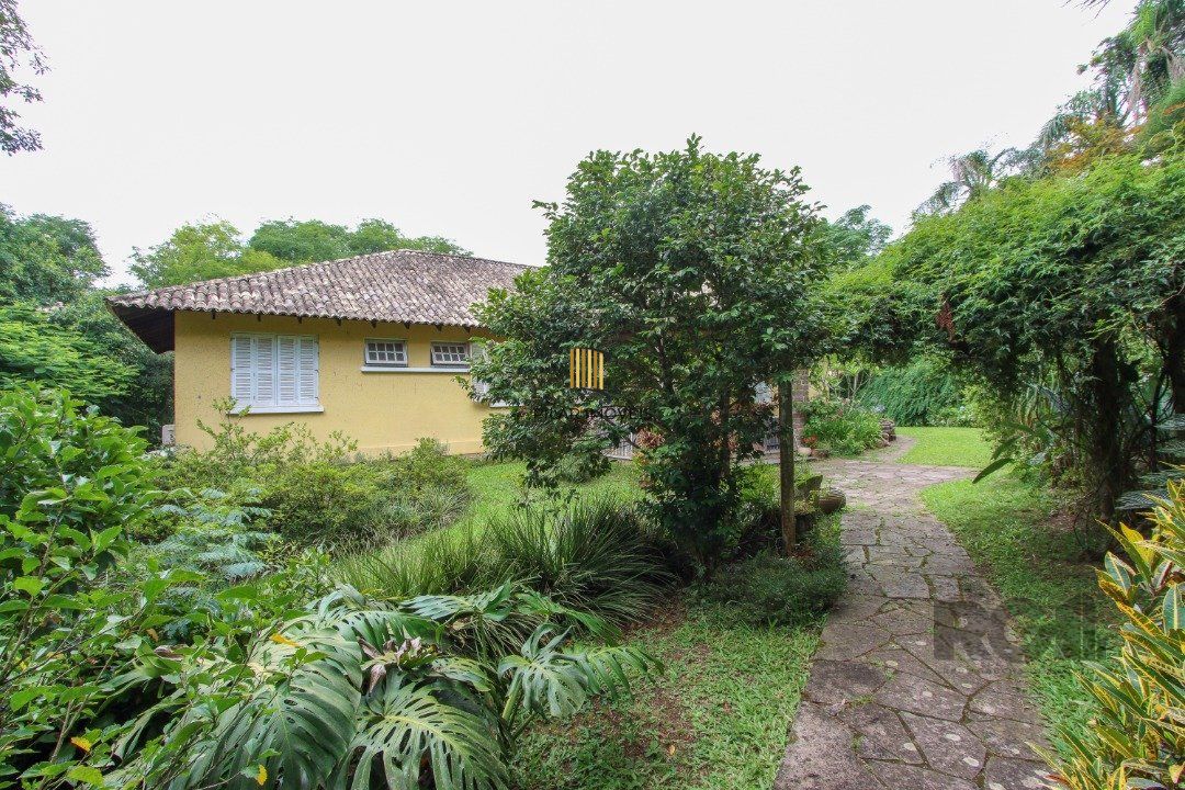 Casa com 3 quartos, suite em terreno com 7.320m² - Belem Velho
