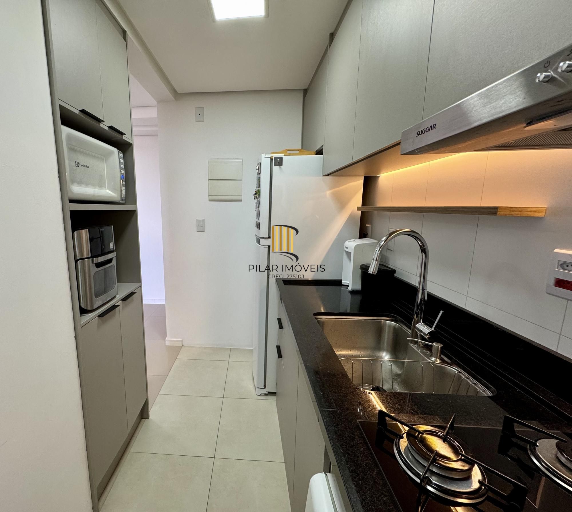 Apartamento de 2 dormitórios, 1 suíte e 1 vaga, em Canoas.
