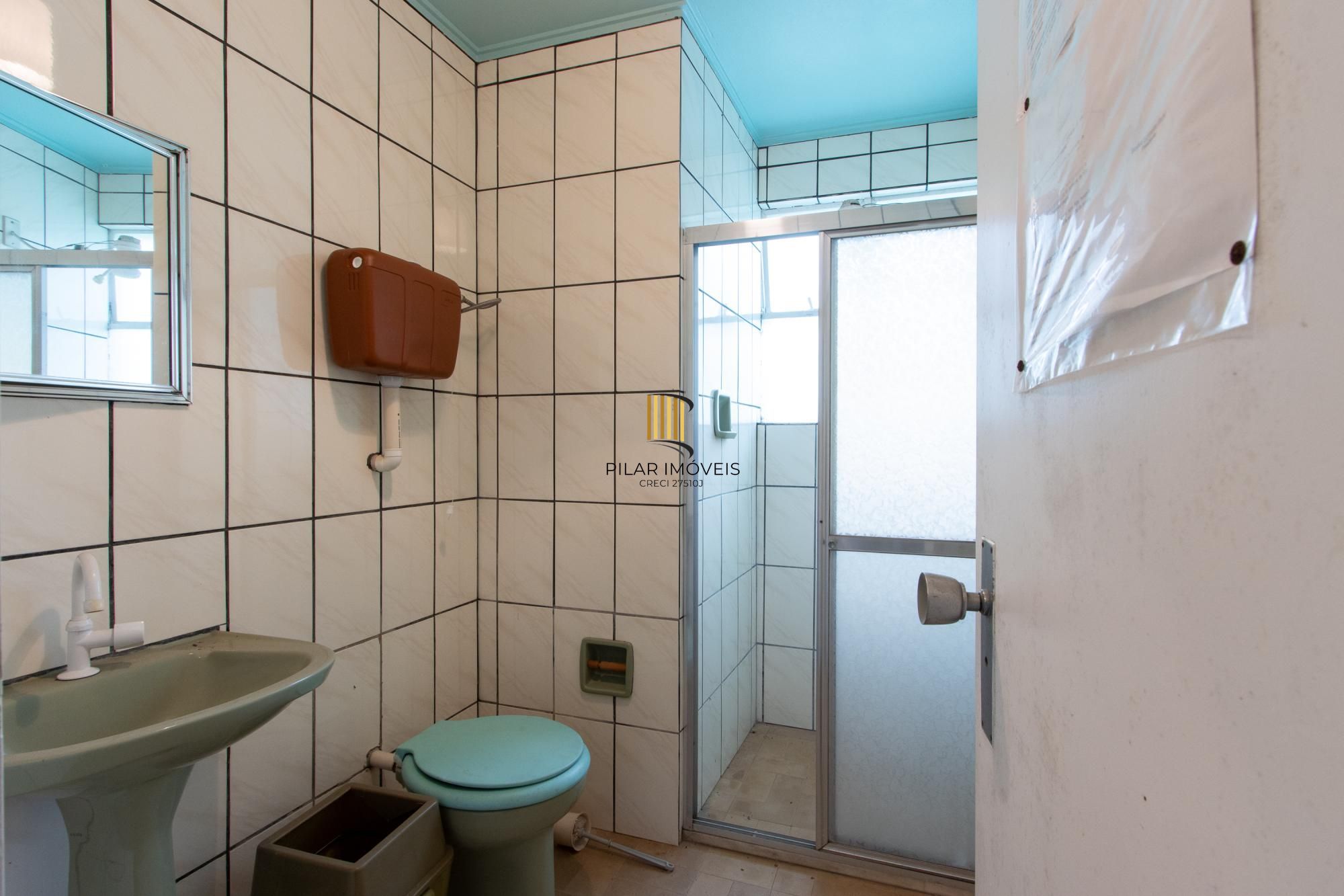 Terreno com edificações para múltiplos negócios lucrativos.