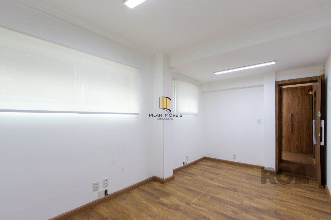 Excelente casa comercial com aproximadamente 300m² de área construída
