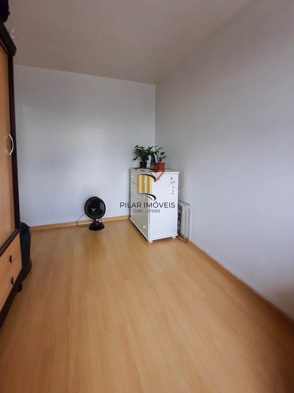 Apartamento de 2 dormitórios á venda no bairro Cristal em Porto Alegre.