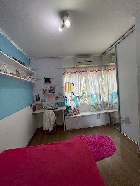 Casa 2 dormitórios no bairro Guarujá