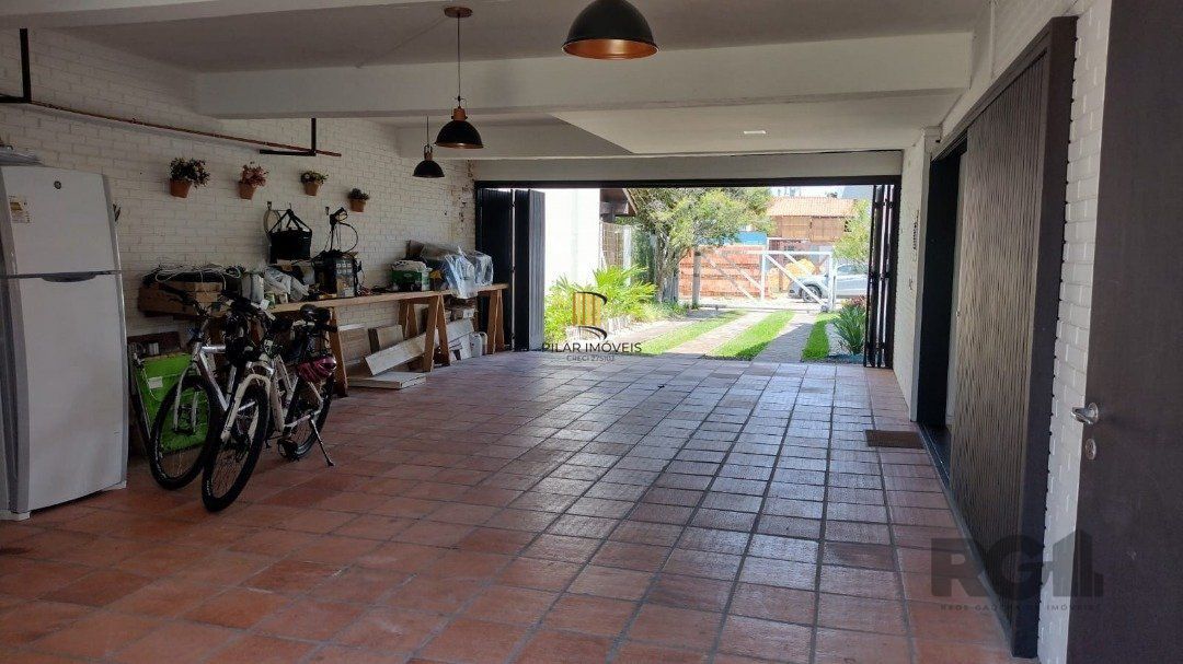 Casa 4 dormitórios no bairro Atlântida