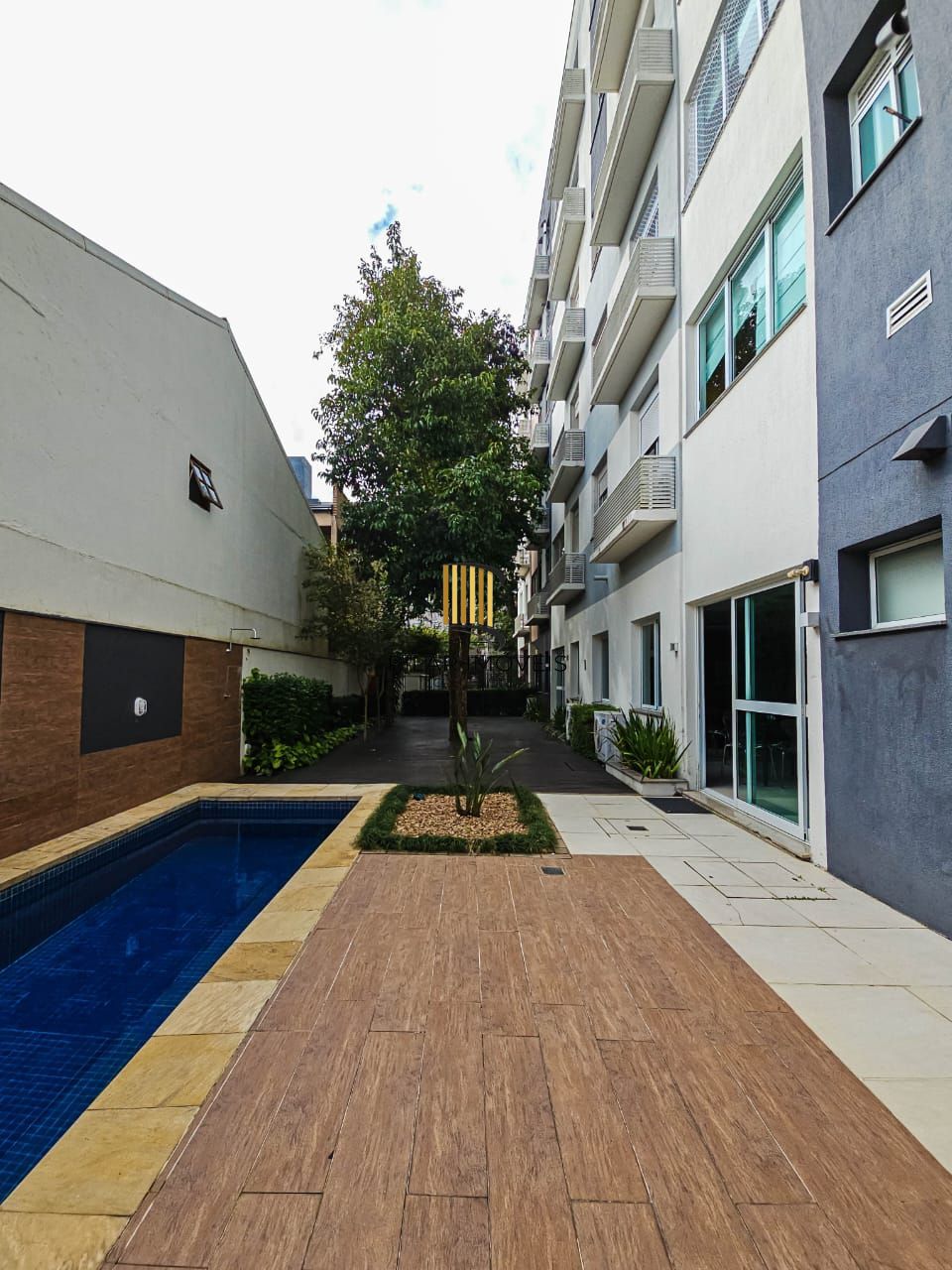 Excelente apartamento com dois sendo suite , duas vagas ,semi mobiliado